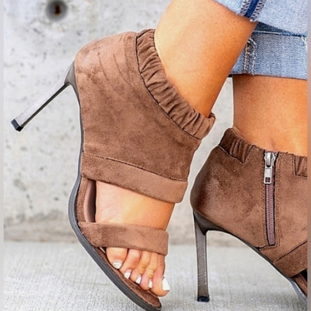 TAN VEGAN SUEDE HEELS By Mi.iM/Stiletto Heel/Size 7.5